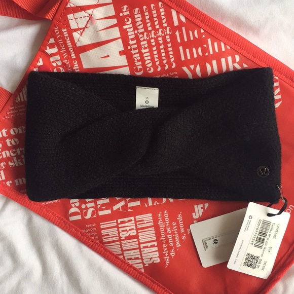 lululemon athletica Accessories - NWT lululemon Black Twisted Bliss Ear Warmer